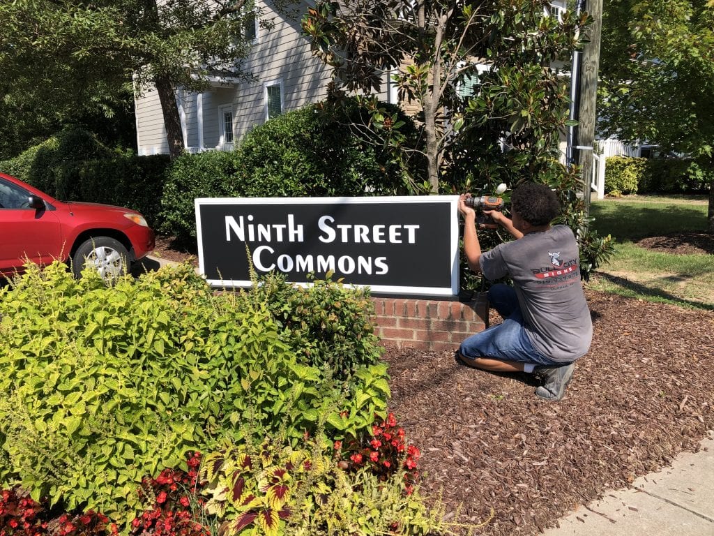 The Benefits of Electric Signs for Business Visibility