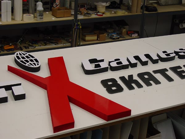 X skate signs